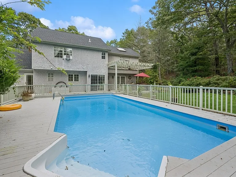 6 Wolf Way — Photo 1