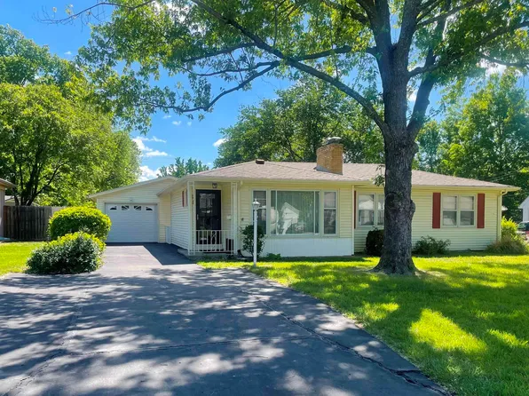 1930 SW Seabrook Ave, Topeka, KS 66604