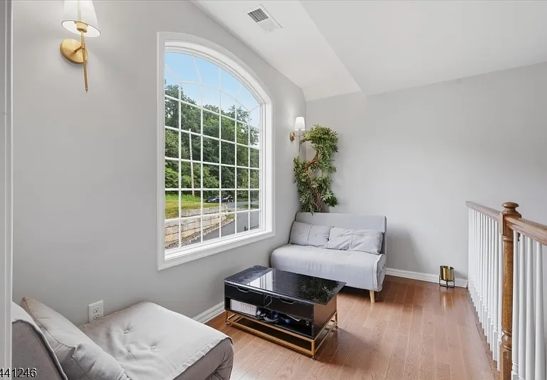 18 Puddingstone Rd — Photo 23