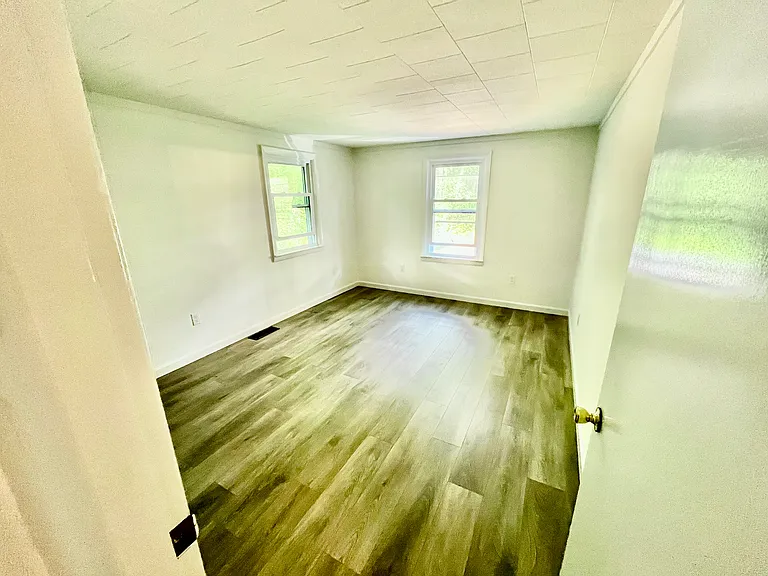 4 James Farm Rd — Photo 11