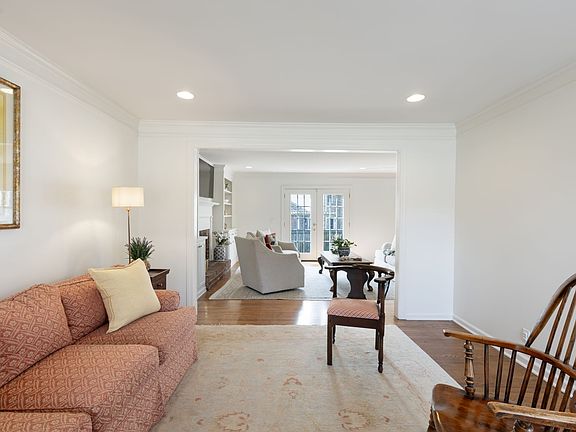 4th image of 605 Dorshire Ln