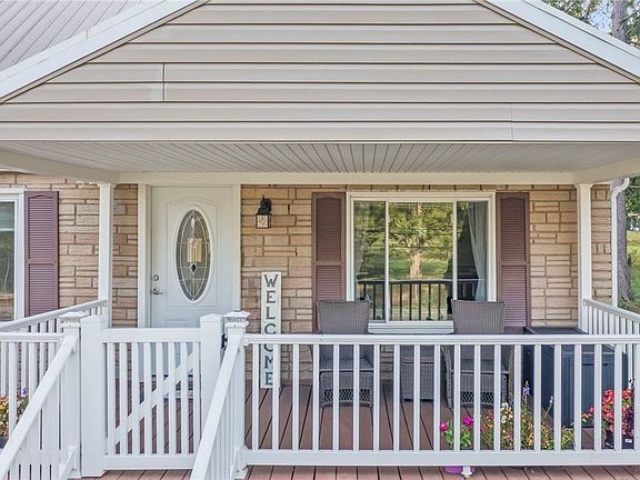 3rd image of 304 Bebout Rd