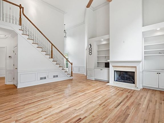 3rd image of 3416 Dencrest Ct SE