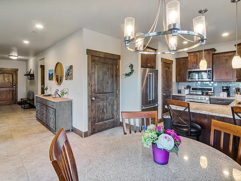 Kitchen / Dining