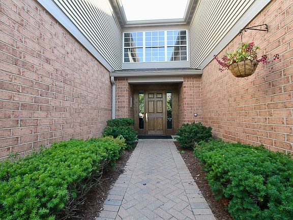 2nd image of 1751 Sleepy Hollow Ct APT 6