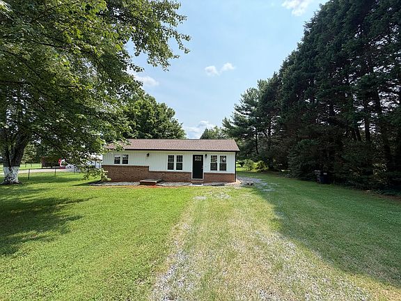 2nd image of 145 Arrow Ln