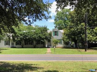 406 N Broad St, Chandler, TX 75758