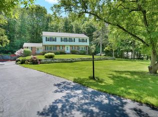 36 Brodwood Dr, Stamford, CT 06902