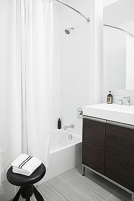 5th image of 2810 Jackson Ave Ph 1F