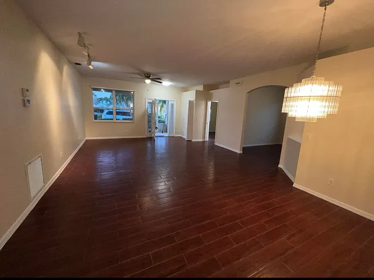 981 NW Tuscany Dr — Photo 4