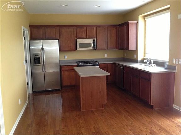 3rd image of 6265 Garnet Ln