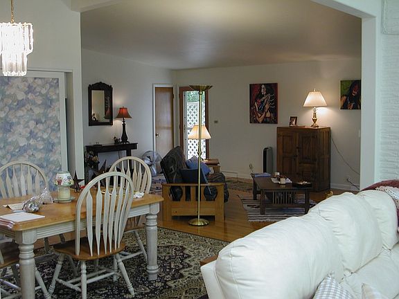 Family room to Living Room