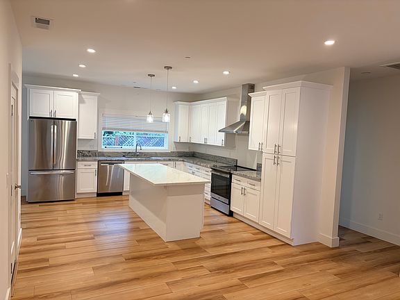 2nd image of 126 Lucy Ln