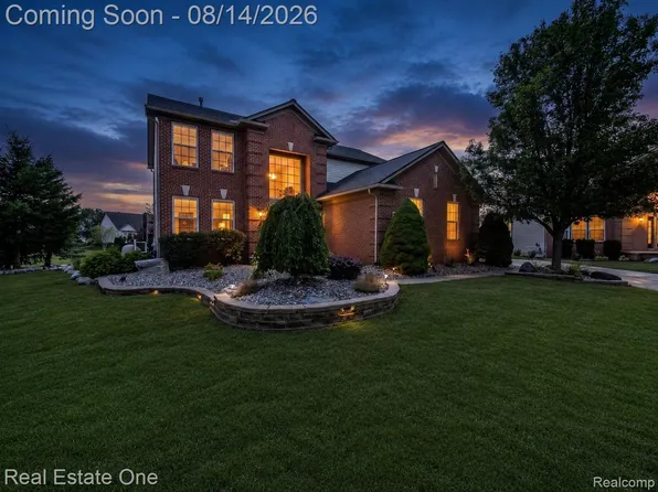 27587 Cardinal Ct, Flat Rock, MI 48134