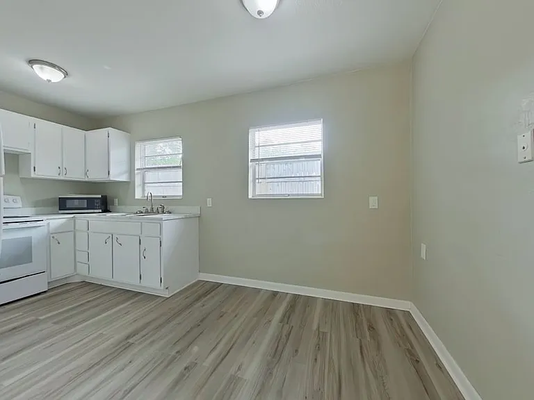 235 Beulah St #11 — Photo 5