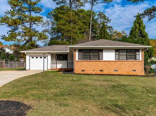 305 Pinecroft Dr, Raleigh, NC 27609