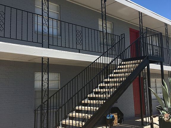 2nd image of 304 E Carpenter St #1