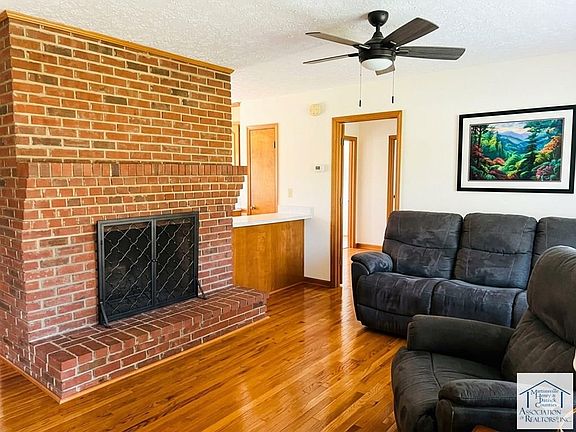 4th image of 316 Oak Ridge Dr
