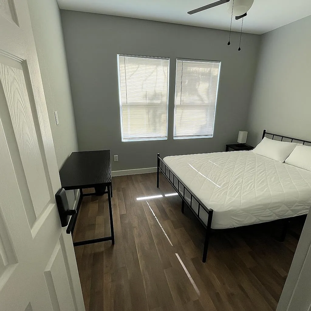 4 bed, 3.0 bath, 1672 sqft, $667 — Photo 1