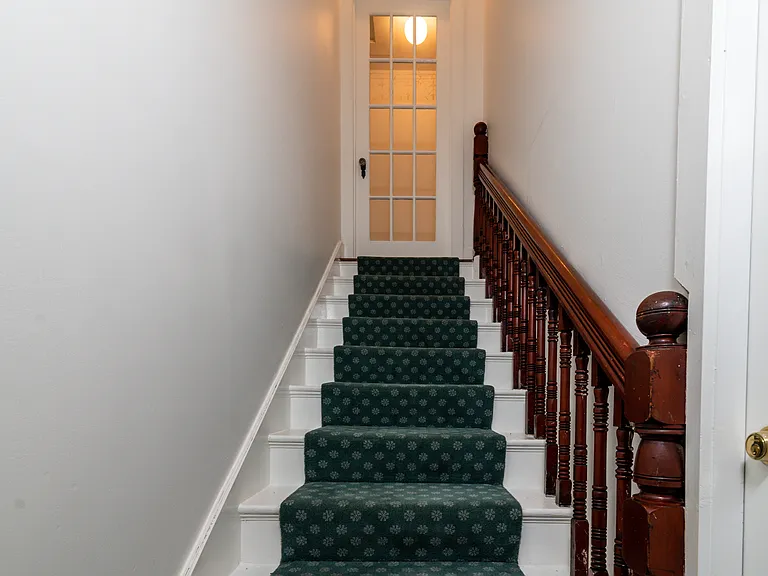 stair to apartment