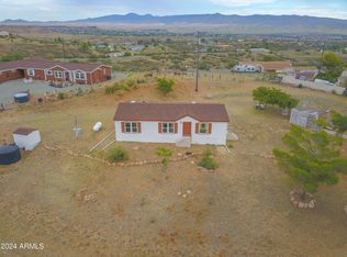 10803 E Henderson Rd, Dewey, AZ 86327