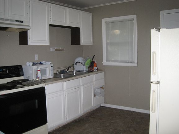 3rd image of 4038 Jackson Ave