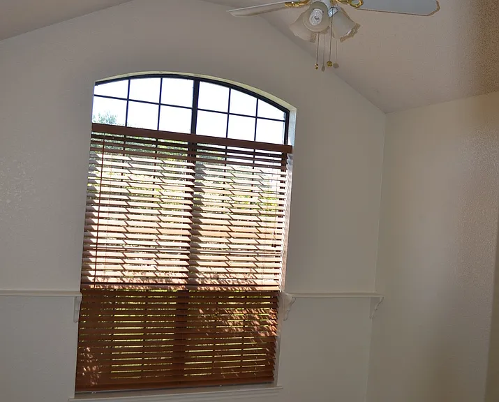 2521 Creek Dr — Photo 2
