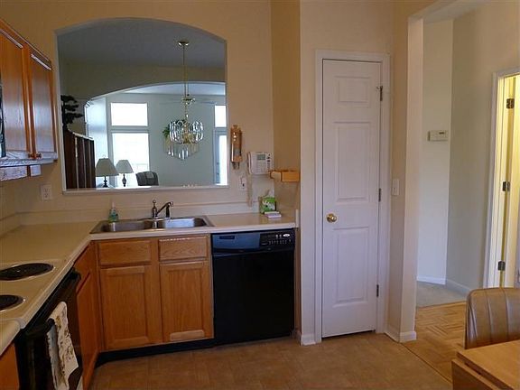 3rd image of 501 Vinegarten Dr