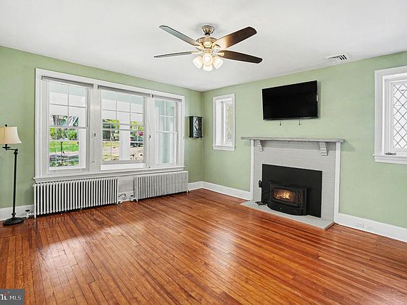 5th image of 443 Wigard Ave