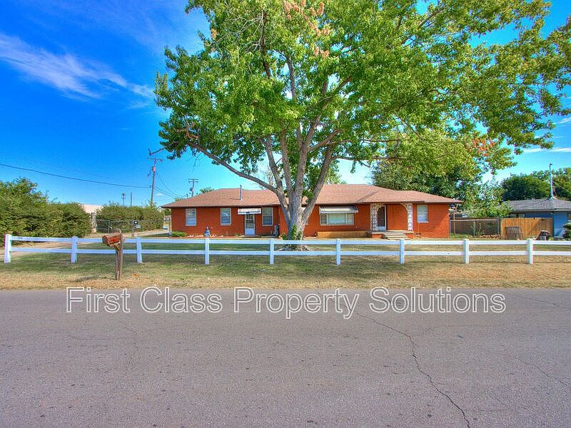 1st image of 2316 N Minnie Ln