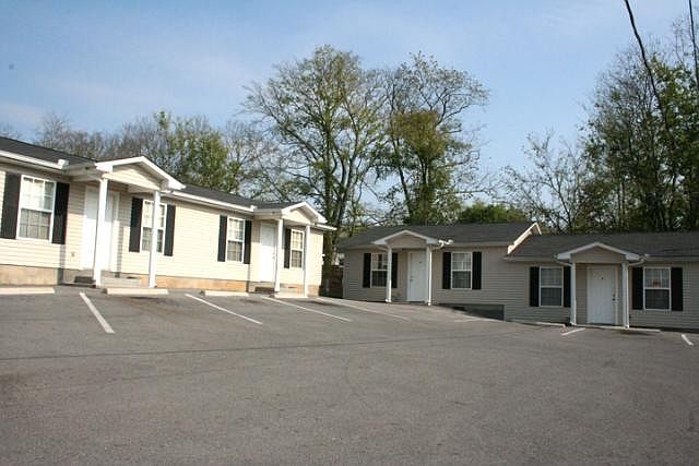 1st image of 304D White St