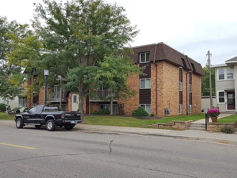 3927 W Broadway Ave — Photo 18