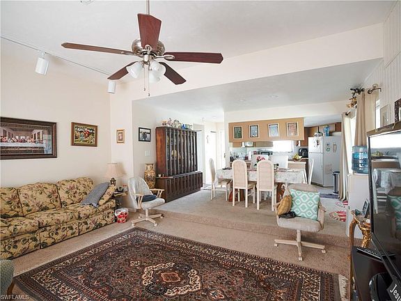 3rd image of 3 Plaza Ct