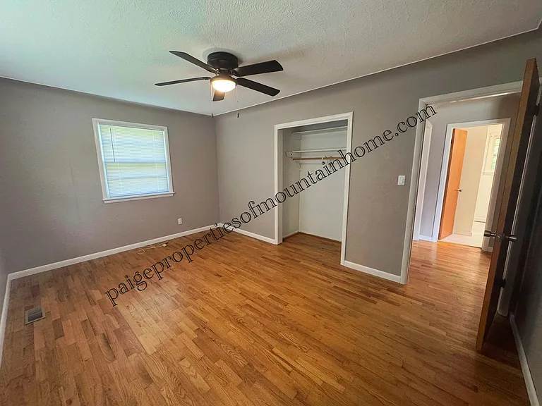 425 Ashington Dr — Photo 16