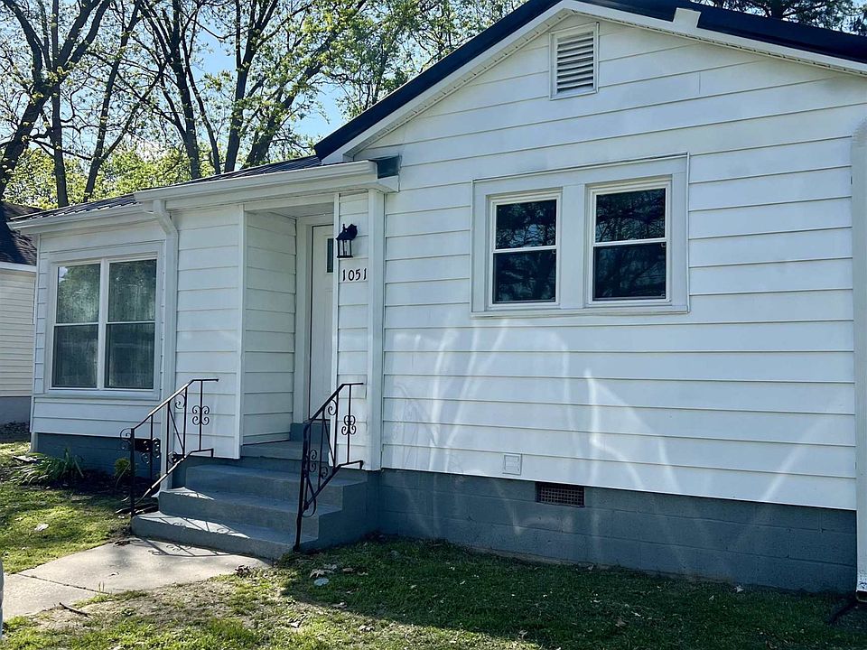 2nd image of 1051 Short St