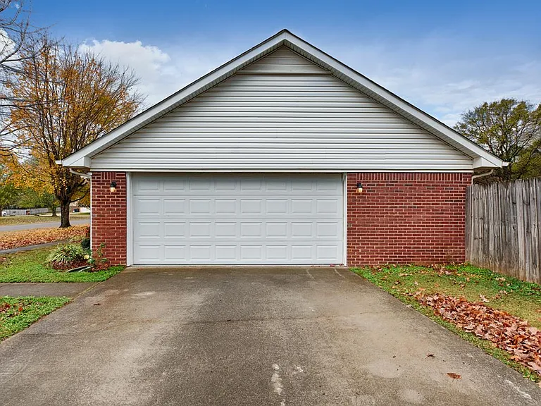 126 Suddith Ln — Photo 11
