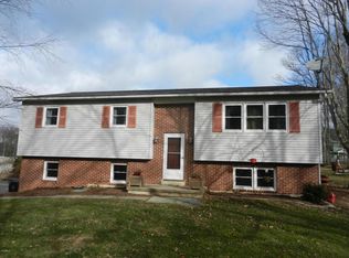 11 Scenic View Ln, Williamsport, PA 17701