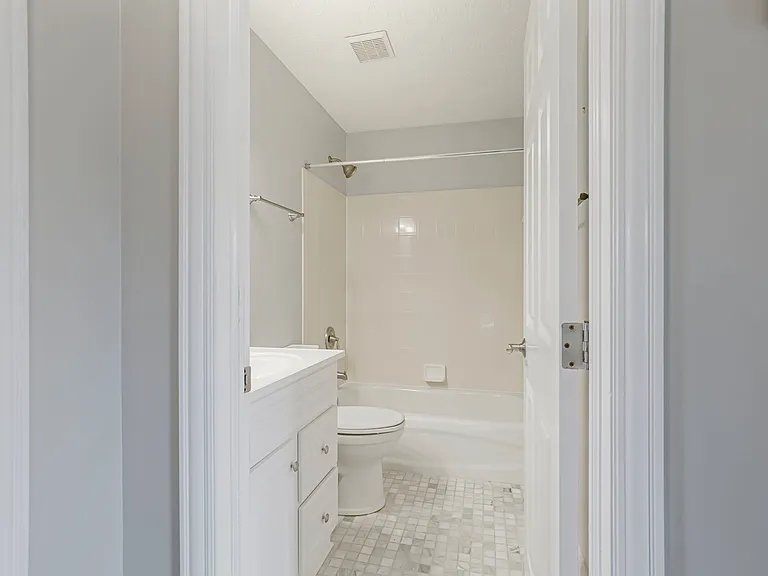 4392 Greensbury Dr — Photo 47