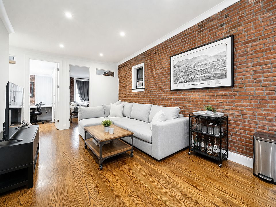 1st image of 211 1st Ave APT 4