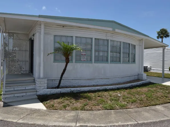 473 Poinsettia Dr, Largo, FL 33770