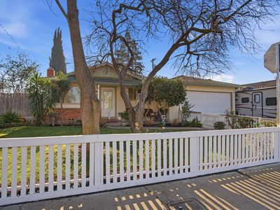 1087 E A St, Oakdale, CA, 95361