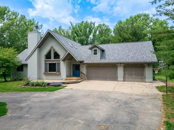 4293 W Rockton Rd, Rockton, IL 61072