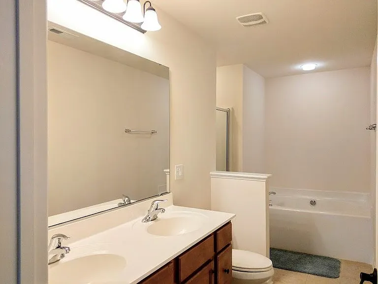 447 Panorama View Loop — Photo 11