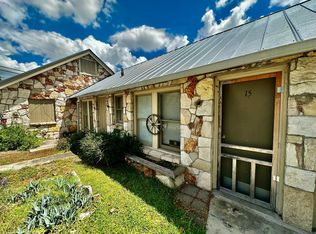 15 Orange Cir, Kerrville, TX 78028