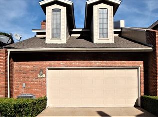 5841 Lake Point Dr, Arlington, TX 76016