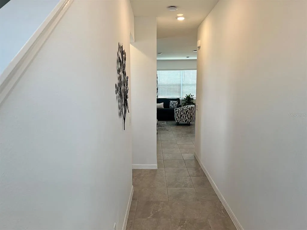 3 bed, 2.5 bath, 1653 sqft, $2,400 — Photo 2