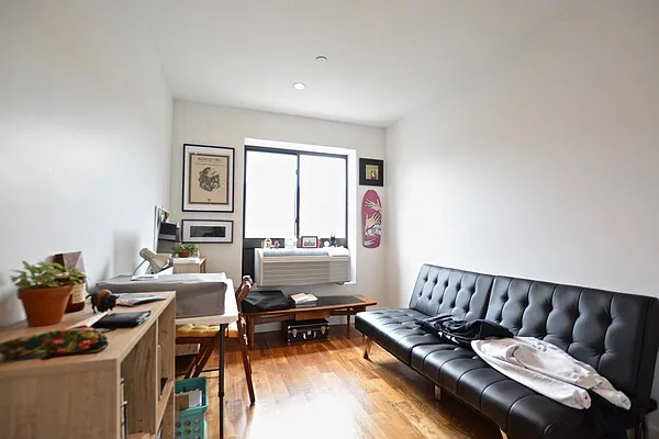 Rented by Makover Group Inc | media 20