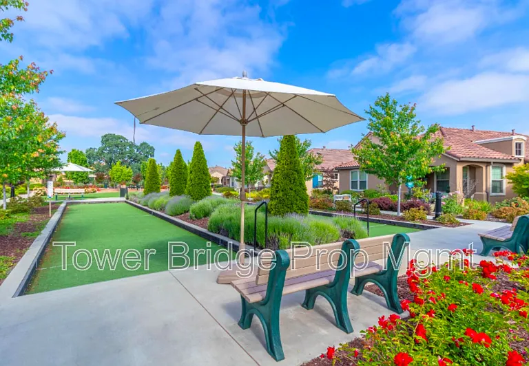 1457 Marseille Ln — Photo 43