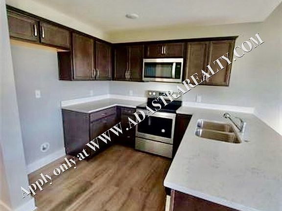 3rd image of 315 N 6th Ter