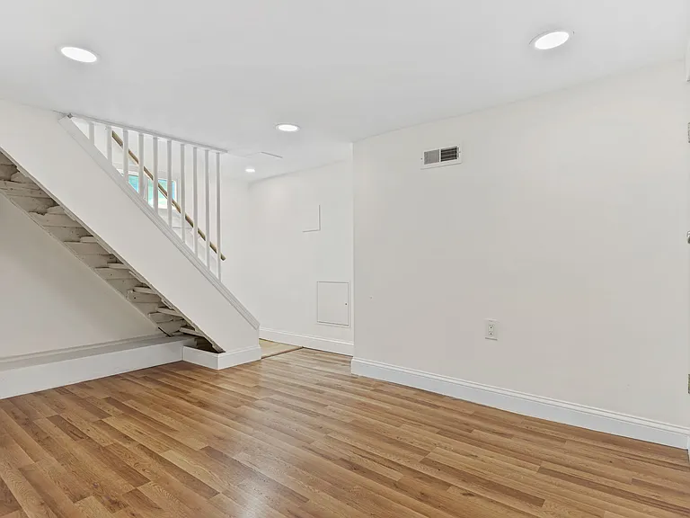 300 Bruce Park Ave #2 — Photo 19